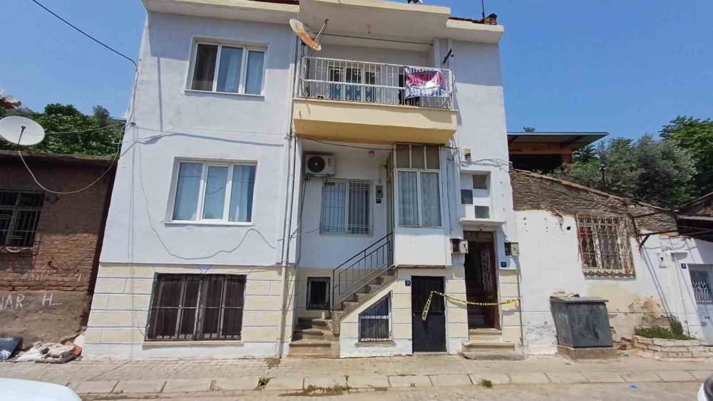 Aydın'ın Efeler ilçesinde  Evden gelen kokular gerçeği ortaya çıkardı