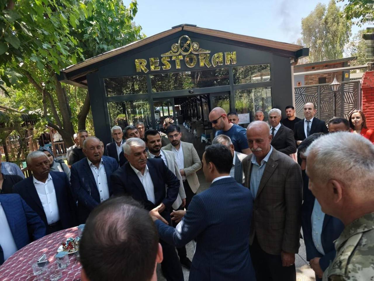silopi-kaymakam-cihat-koc-bayramlasma-ve-veda-programini-birlikte-gerceklestirdi-3-001.jpg