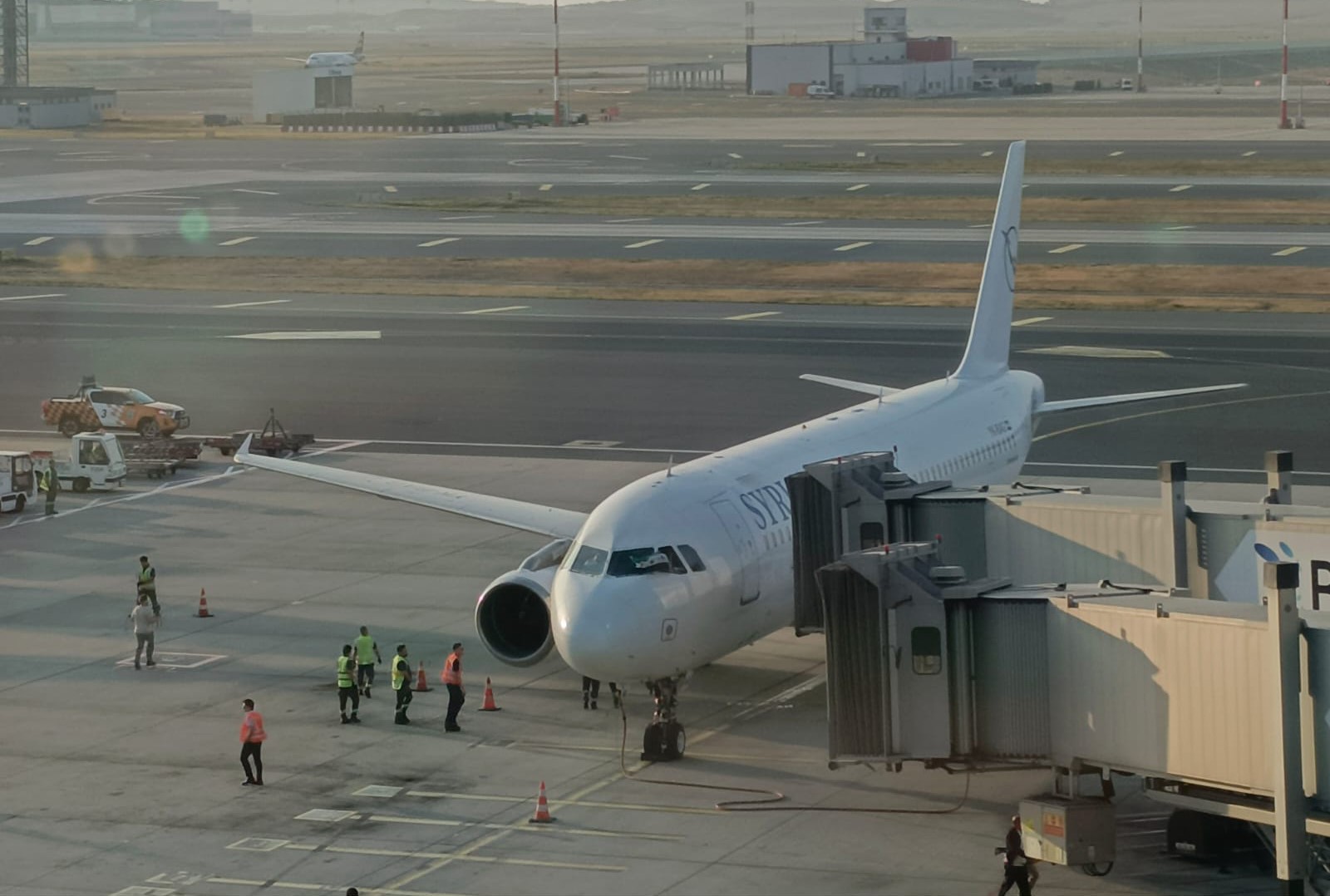 aw473505-06.jpg