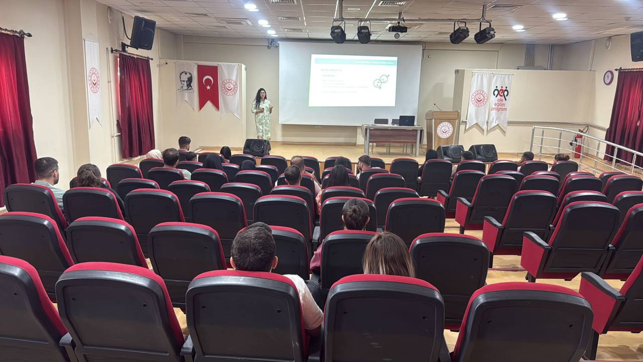 cizrede-genc-ciftlere-egitim-semineri.jpg