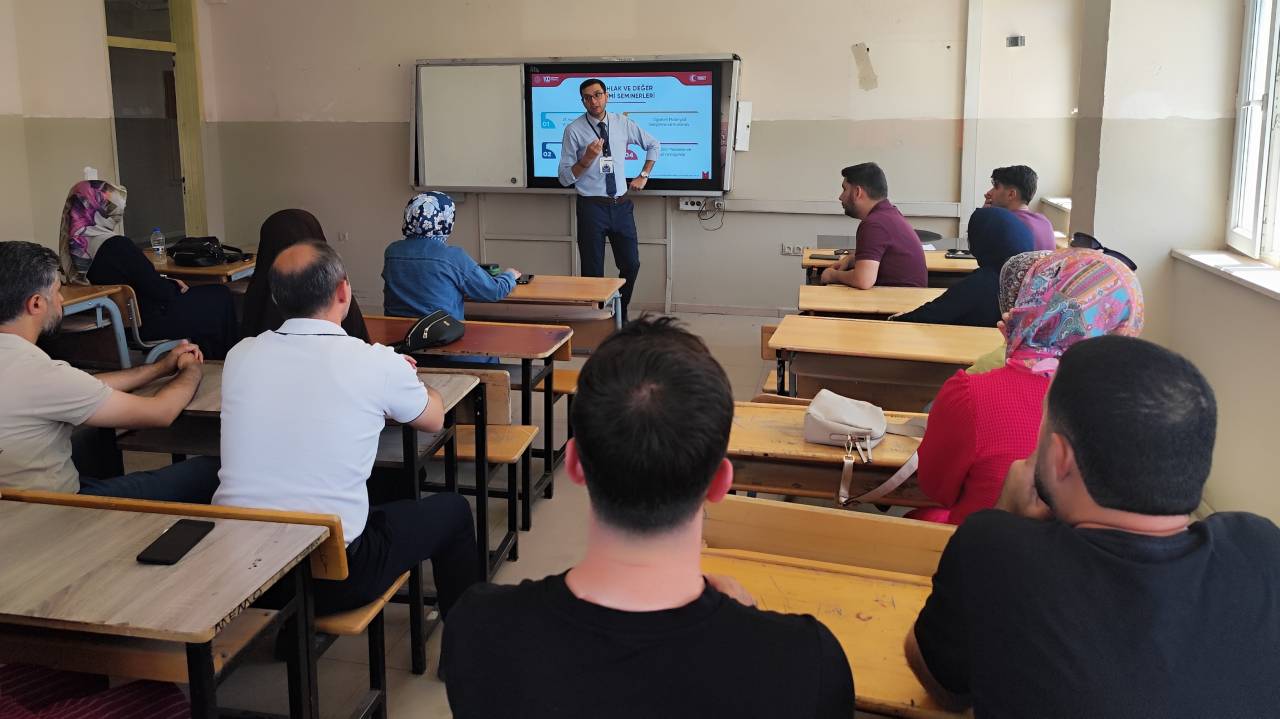 silopi-din-kkulturu-ahlak-seminer-fotograflari-www-sirnakhaber-1.jpg