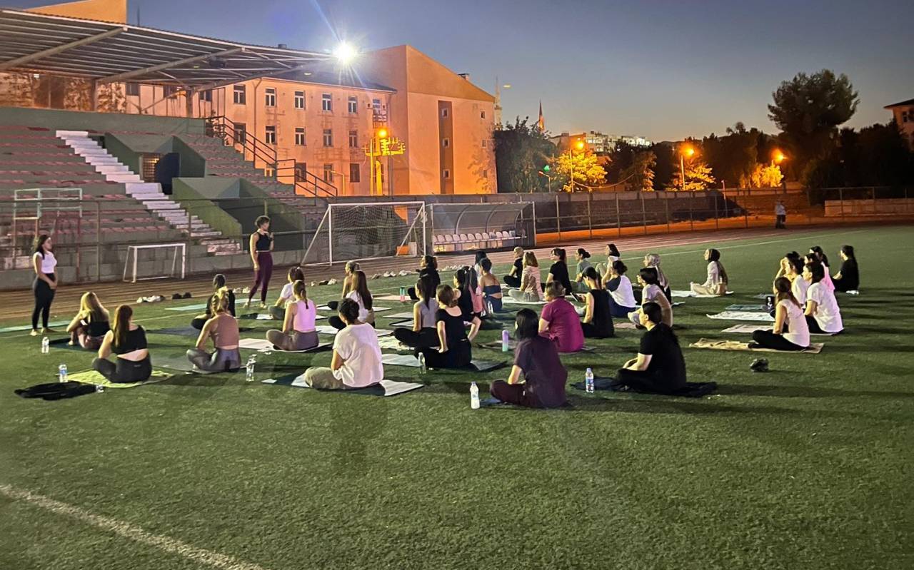 cizrede-yoga-coskusu-dunya-yoga-gununde-ruhlar-yeniden-dogdu2.jpg