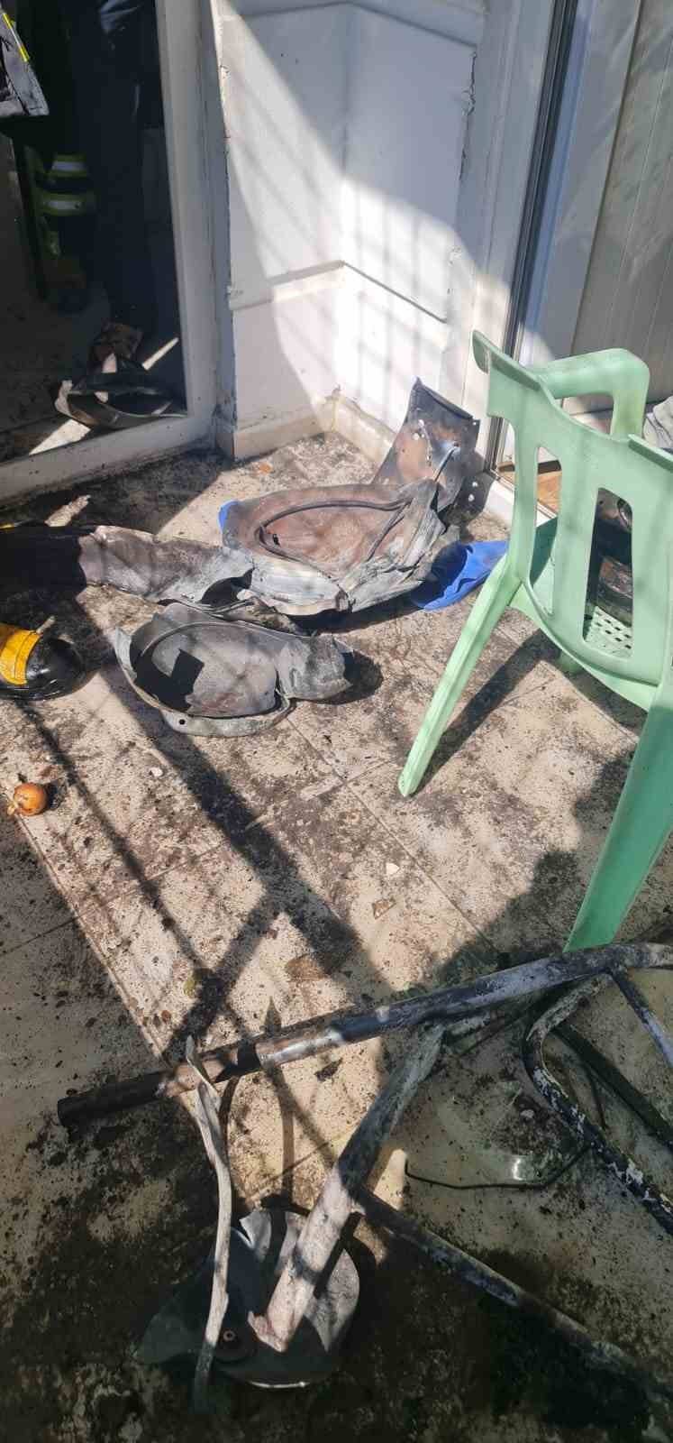 Balkonda patlayan piknik tüpü, yangına sebep oldu