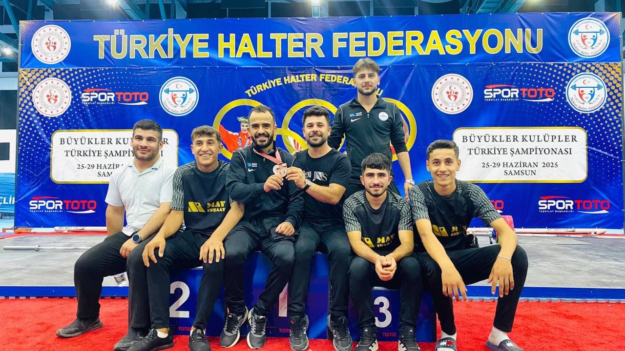 rnakli-sporcu-turkiye-halter-sampiyonasinda-tarih-yazdi.jpg