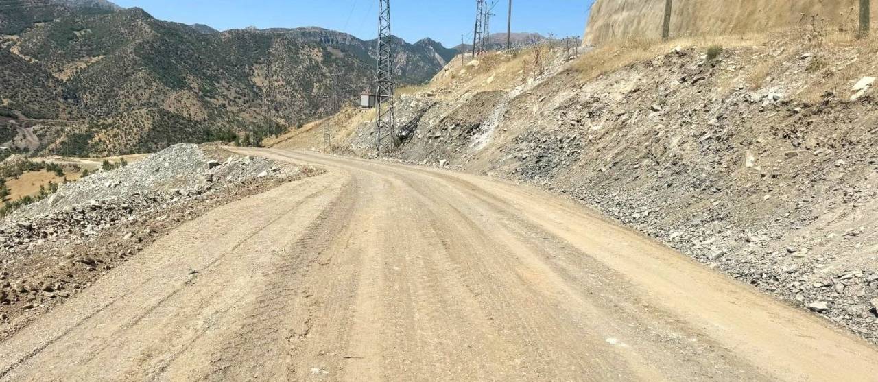 sirnak-il-ozel-idaresi-yol-calismasi-2.jpg