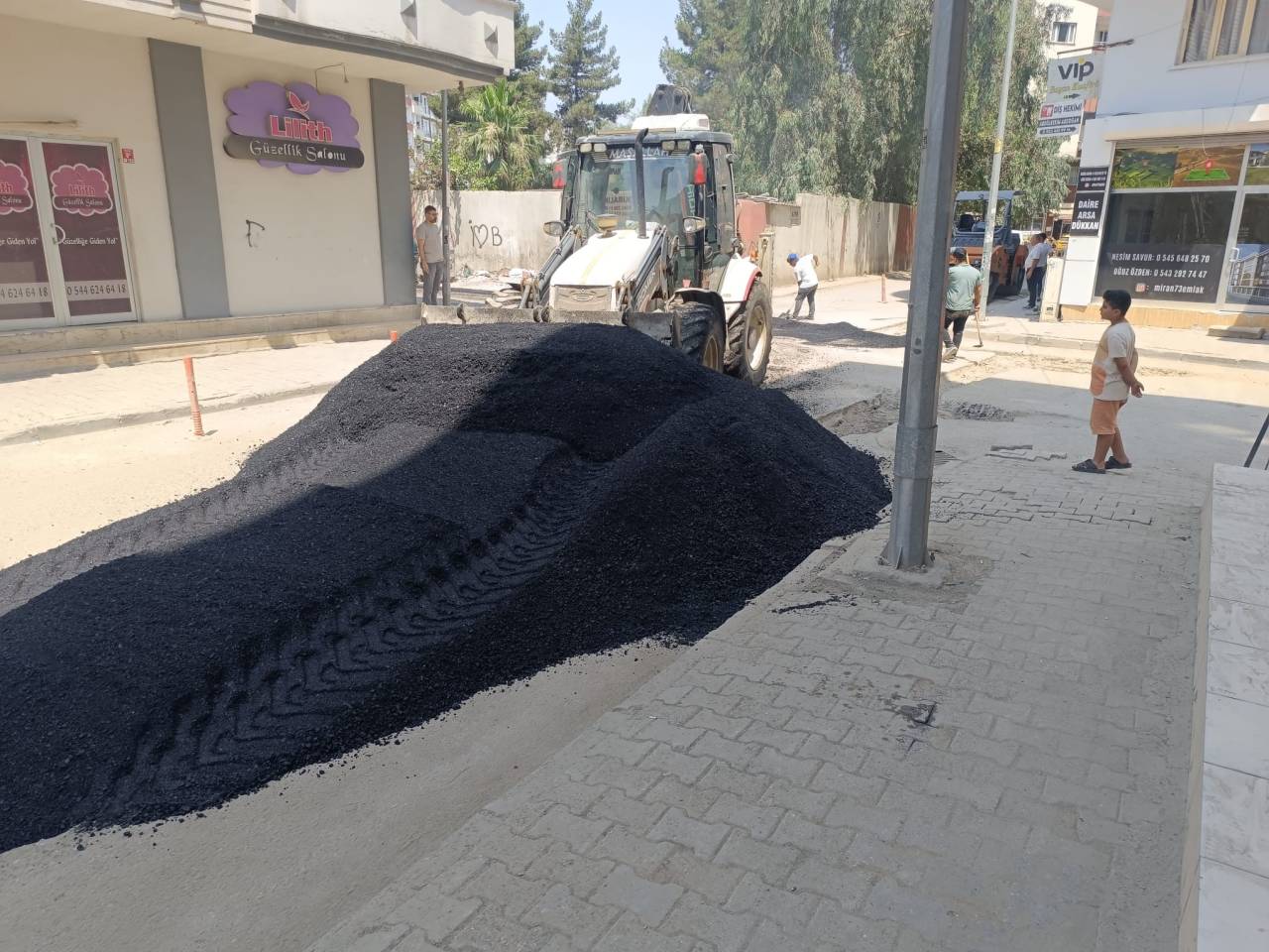 cizrede-yollar-yeniden-yapiliyor-dogalgazin-bozdugu-asfaltlar-onariliyor4.jpg