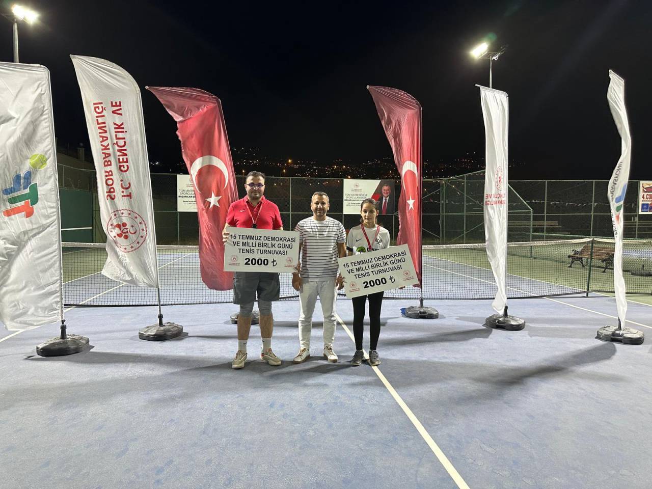 15-temmuz-demokrasi-ve-milli-birlik-gunu-tenis-turnuvasi-finali-sirnakta-tamamlandi-3.jpg