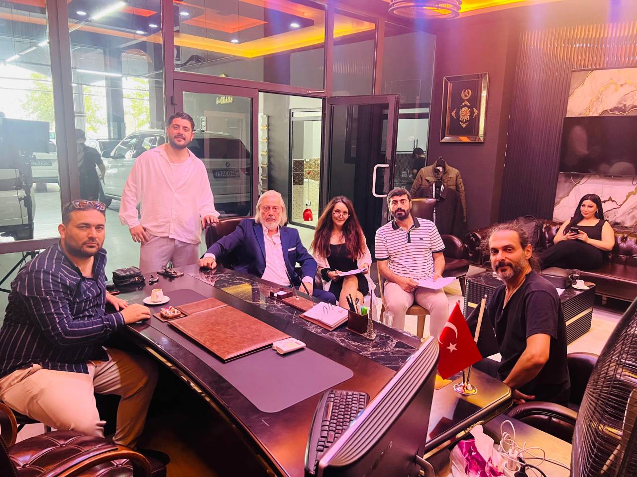 rnakli-yonetmen-mesut-bilisik-oteki-yuz-dizisiyle-hem-kamera-onunde-hem-kamera-arkasinda-4.jpeg