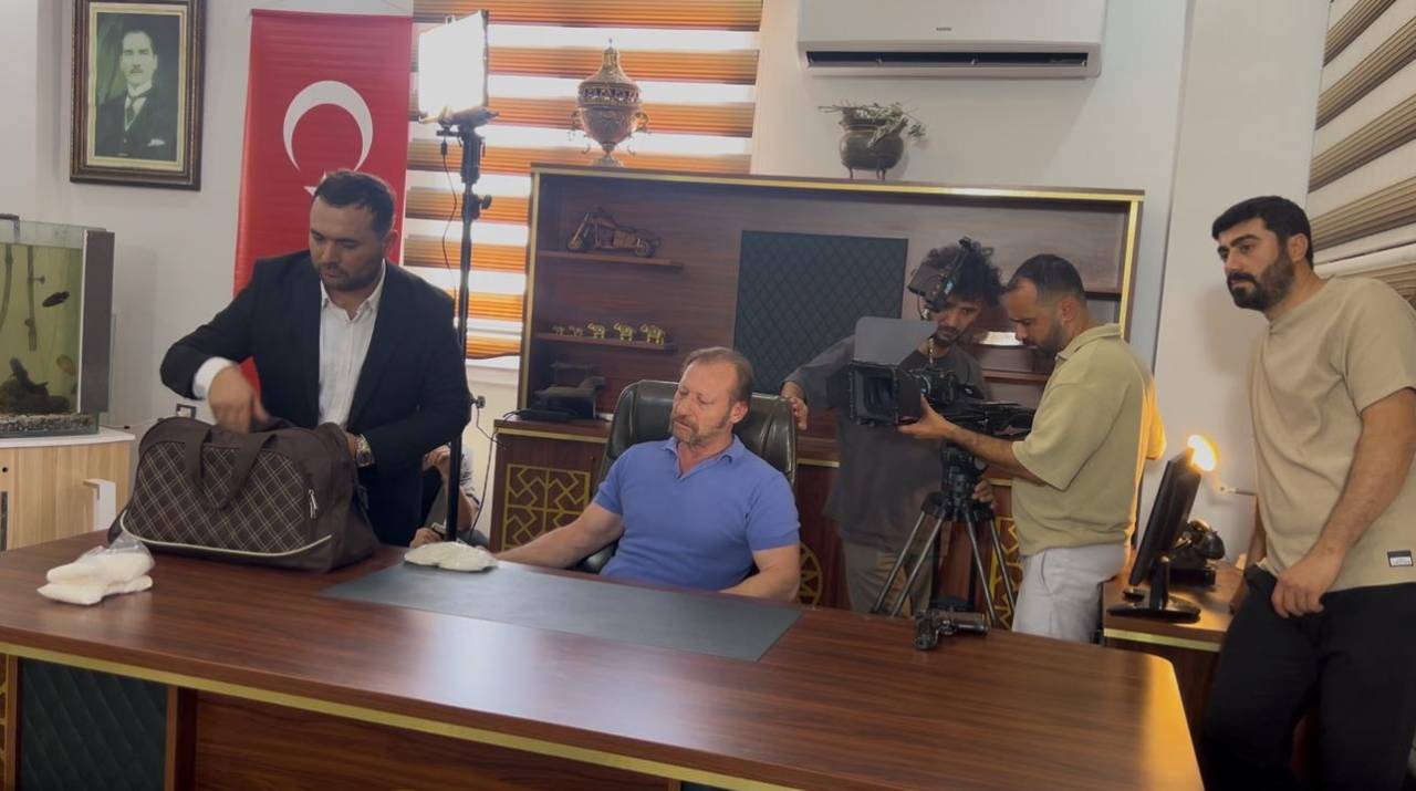 rnakli-yonetmen-mesut-bilisik-oteki-yuz-dizisiyle-hem-kamera-onunde-hem-kamera-arkasinda-6.jpeg