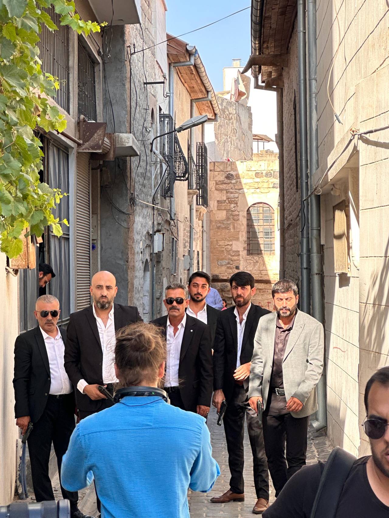 rnakli-yonetmen-mesut-bilisik-oteki-yuz-dizisiyle-hem-kamera-onunde-hem-kamera-arkasinda-7.jpeg