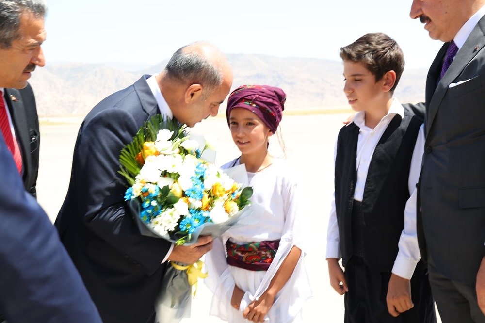 rnak-serafettin-elci-havalimanivalimiz-birol-ekici-sirnak-milletvekili-arslan-tatar-il-pro-1.jpg
