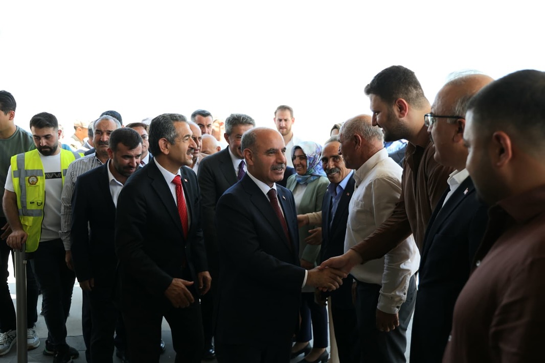 rnak-serafettin-elci-havalimanivalimiz-birol-ekici-sirnak-milletvekili-arslan-tatar-il-pro-3.jpg