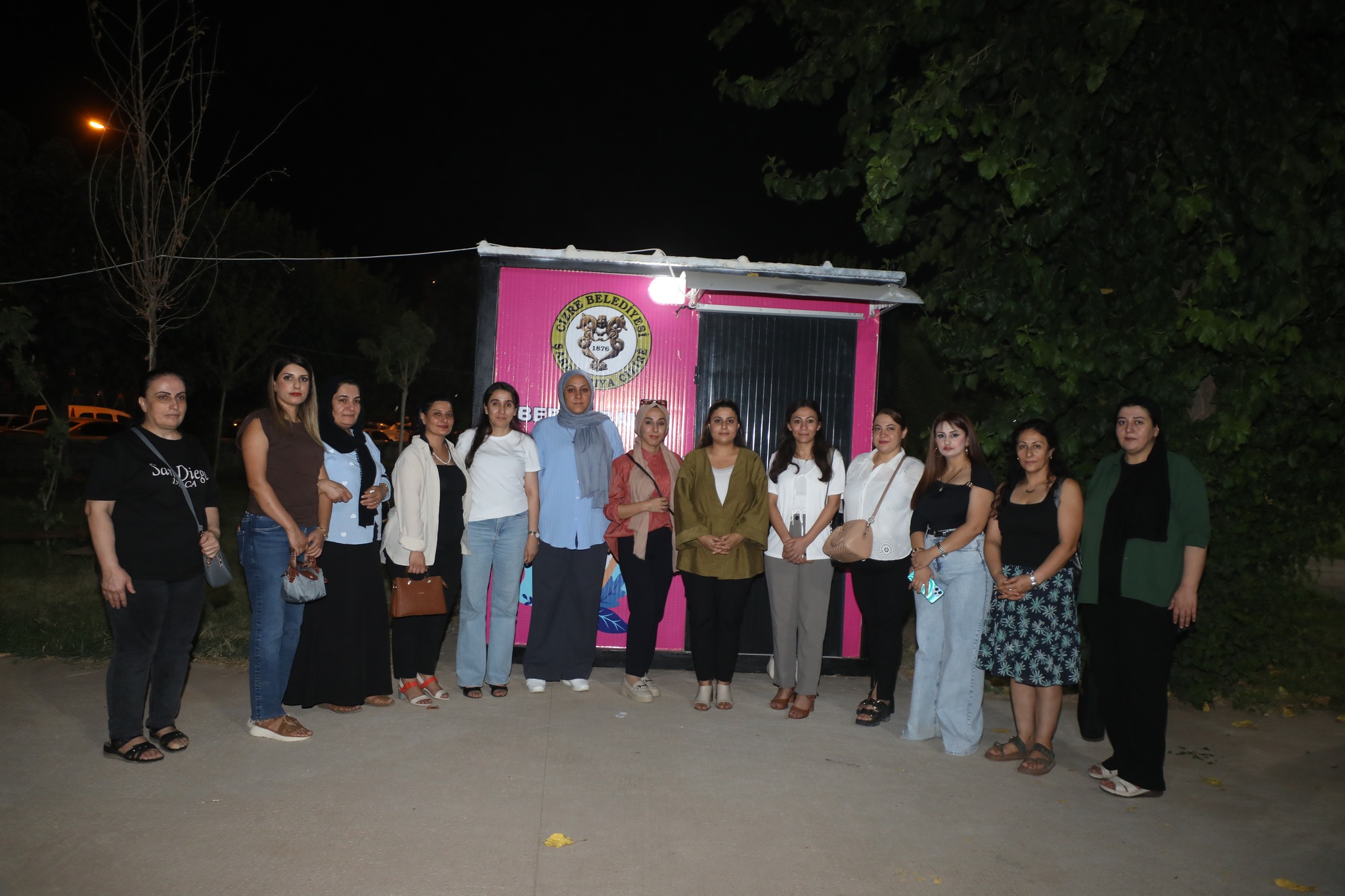 cizre-belediyesinden-anlamli-hizmet-parklarda-kadinlara-ozel-bebek-bakim-ve-emzirme-kabinleri-acildi-5.jpg