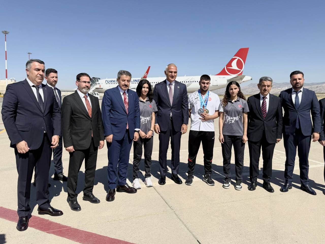 kultur-ve-turizm-bakani-mehmet-nuri-ersoy-sirnakta3.jpg