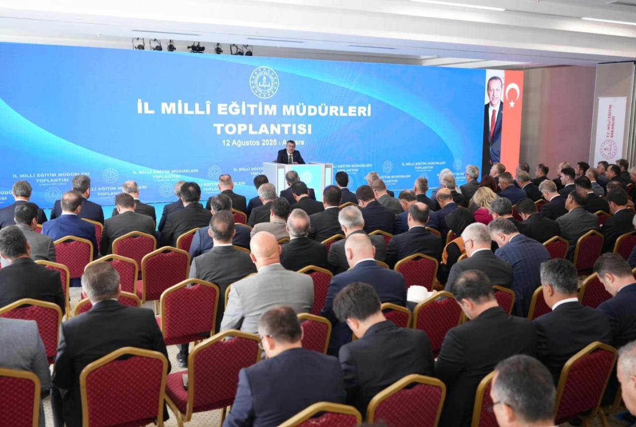 sirnak-il-muduru-kritik-toplantiya-katildi2.jpg