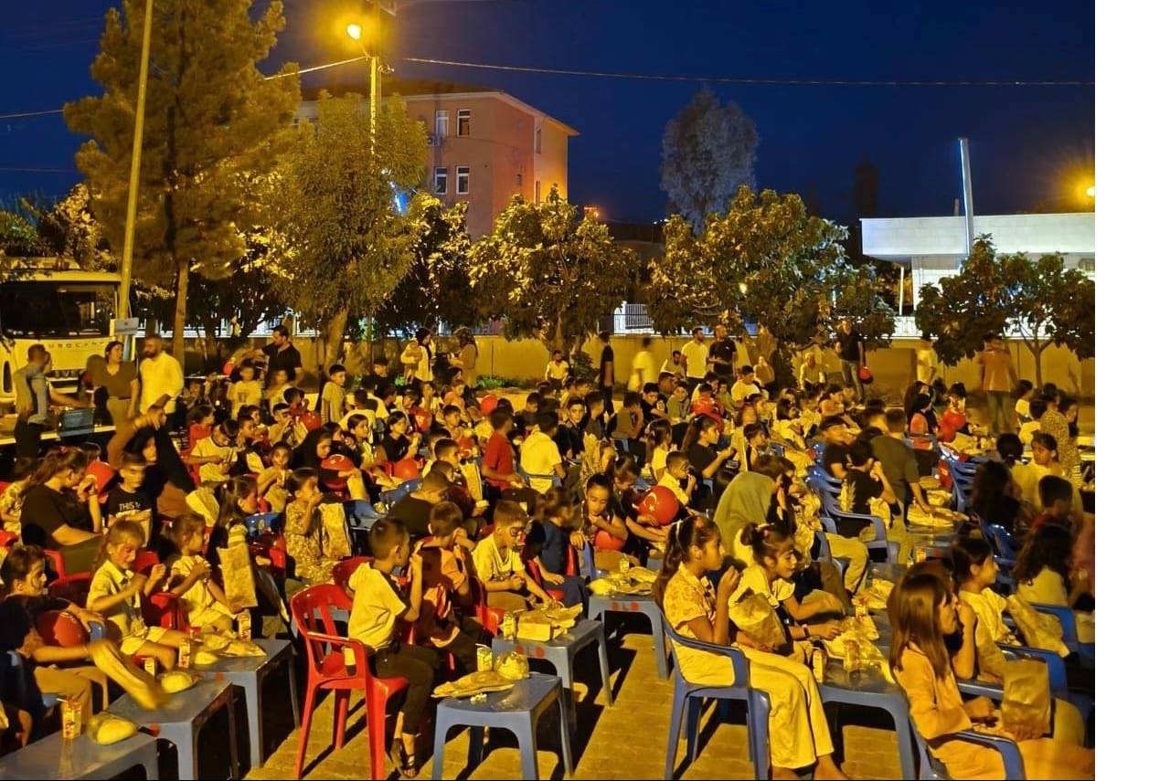 kumcatida-cocuklar-sinema-keyfi-yasadi3.jpg