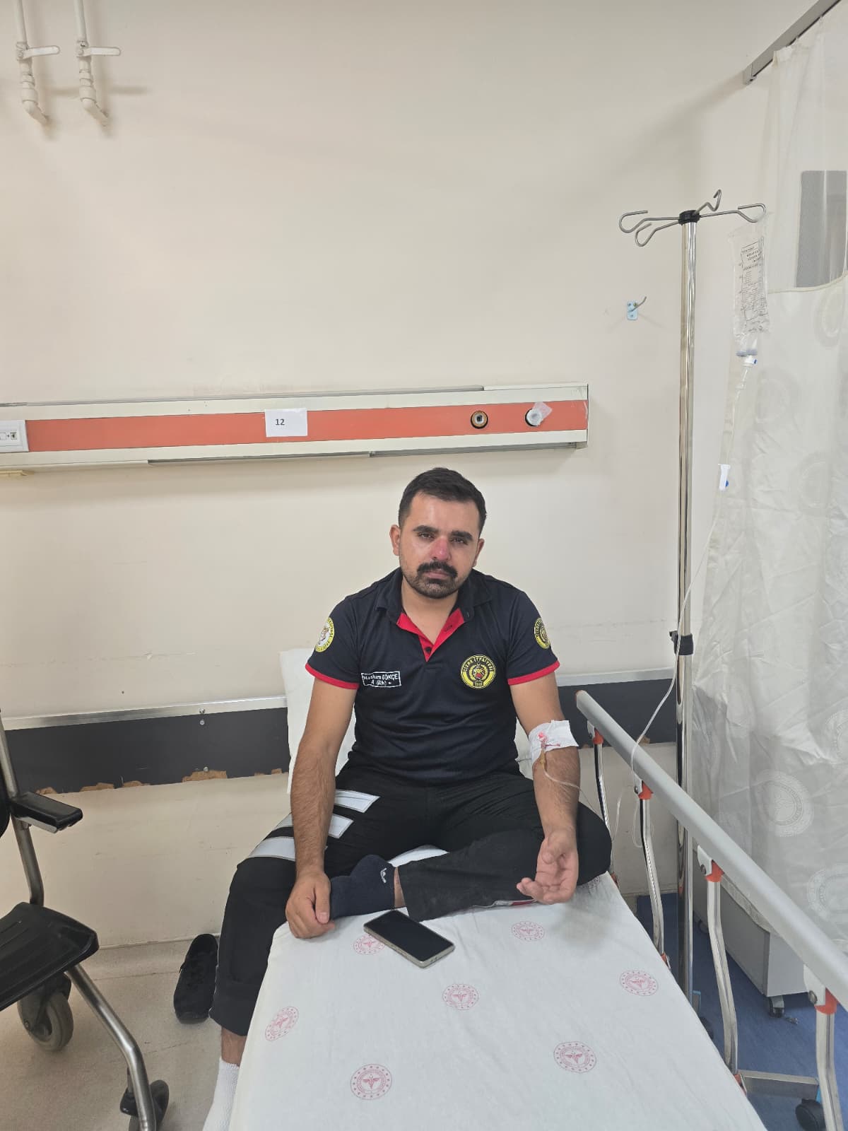 cizrede-trafik-kazasi-geciren-itfaiye-erleri-yarali-halde-yangina-mudahale-ettiler-5.jpeg