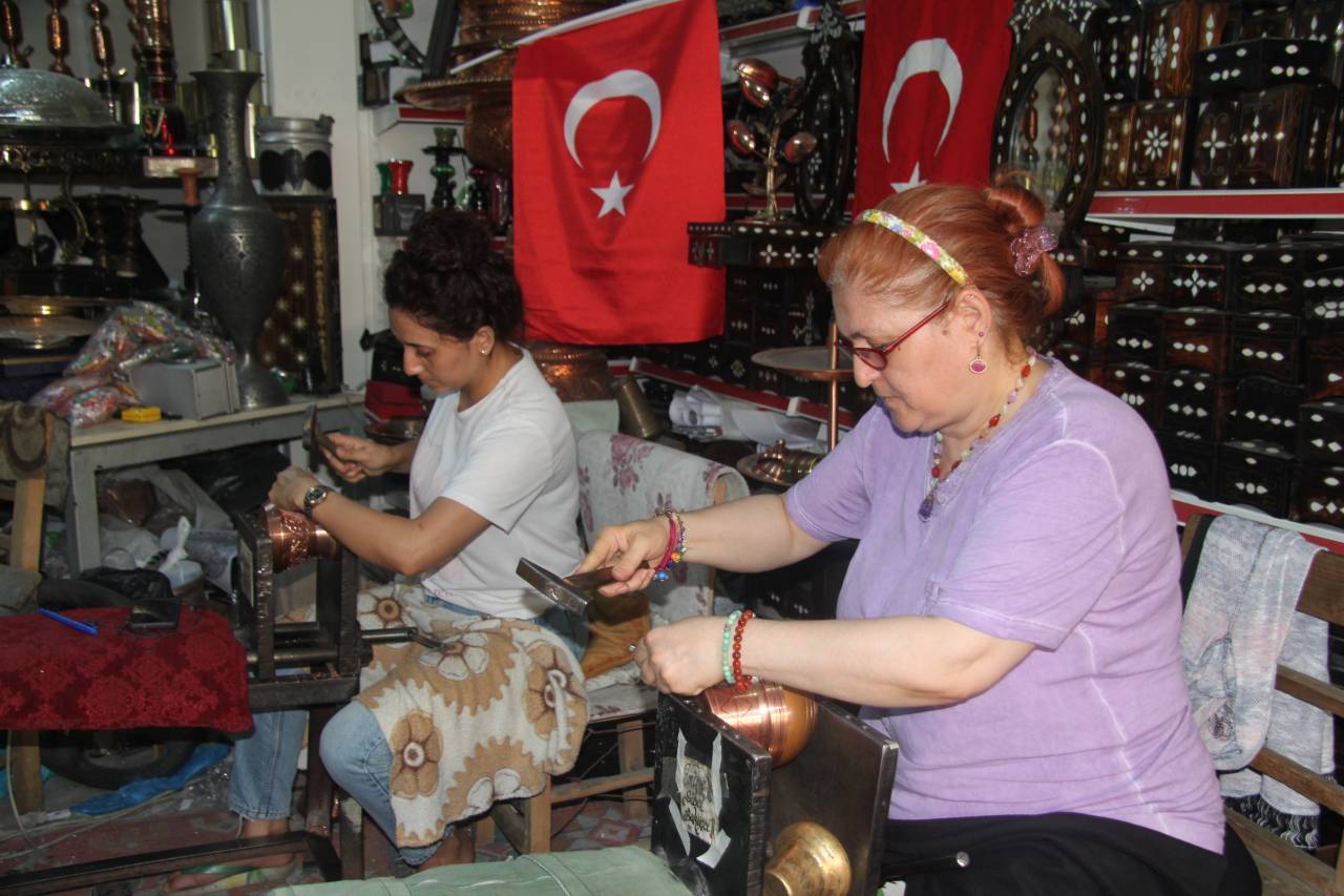 kadindan-usta-olmaz-dediler-10-yildir-bakira-sekil-veriyorlar-1.jpg