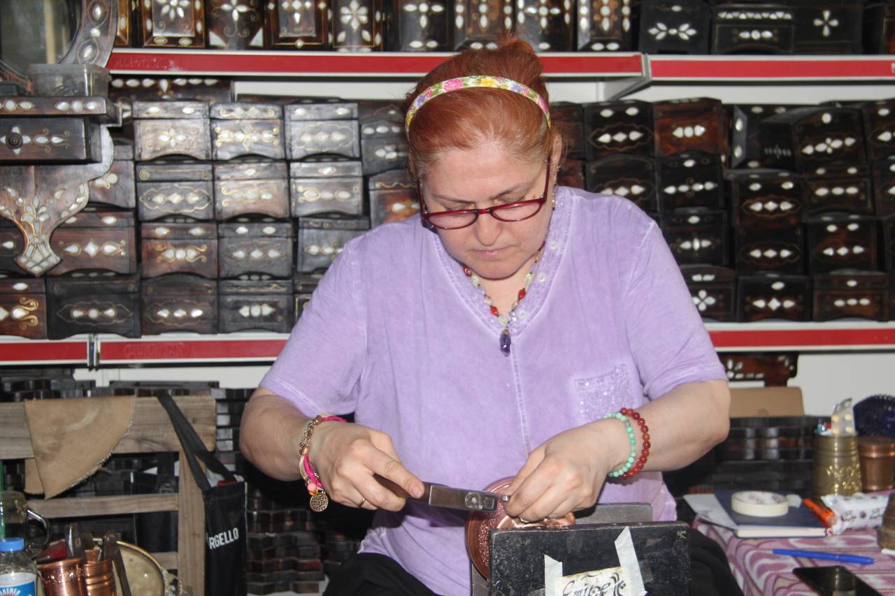 kadindan-usta-olmaz-dediler-10-yildir-bakira-sekil-veriyorlar-2.jpg