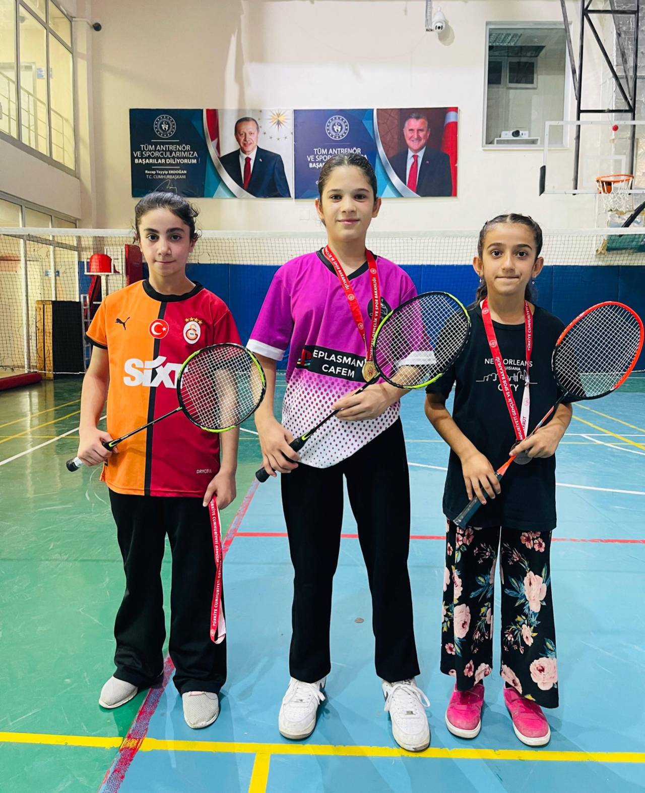sirnakta-30-agustos-zafer-bayrami-badminton-turnuvasi-tamamlandi1.jpg