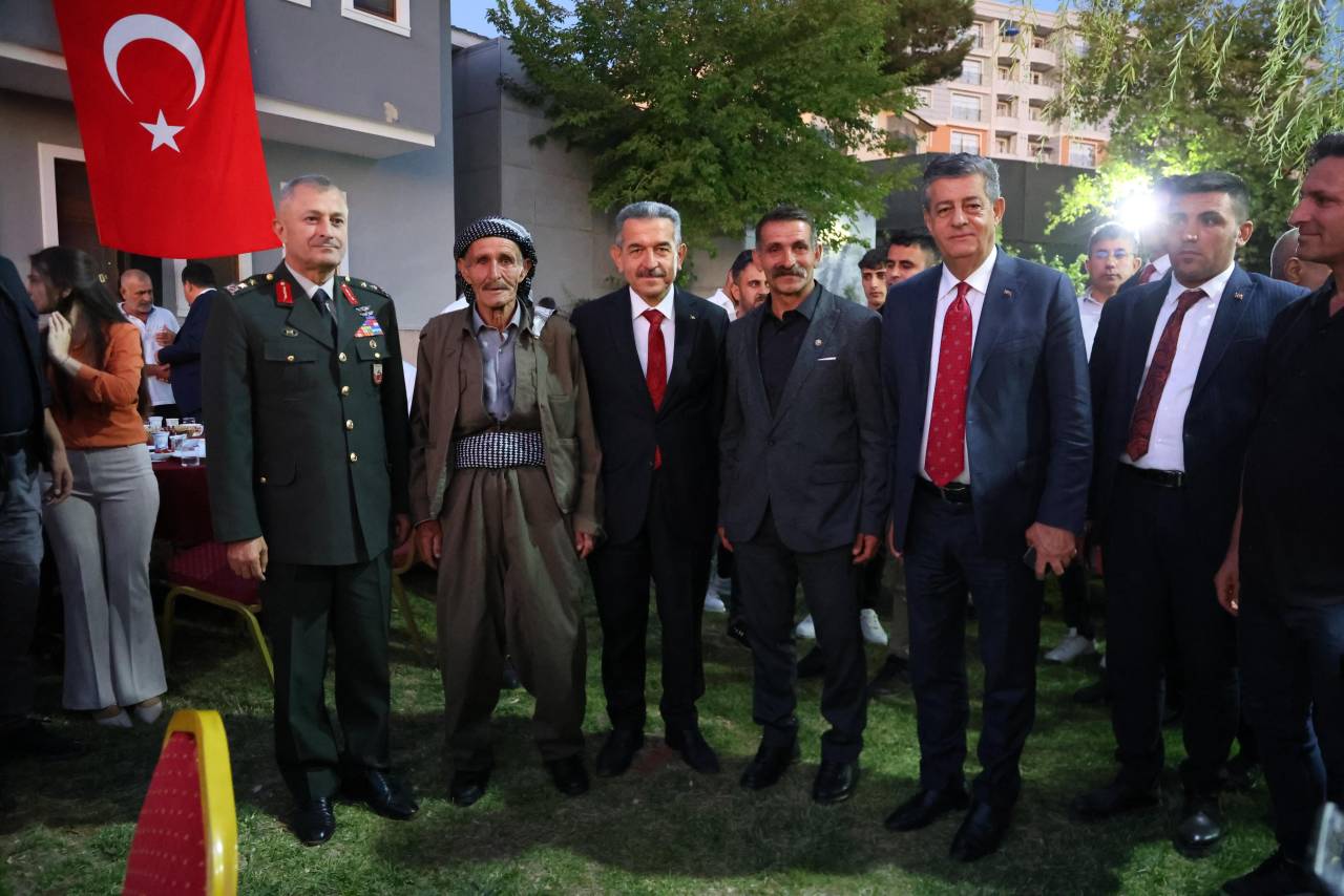sirnakta-duygulandiran-bulusma-sehit-ve-gazi-aileleri-unutulmadi-2.jpg