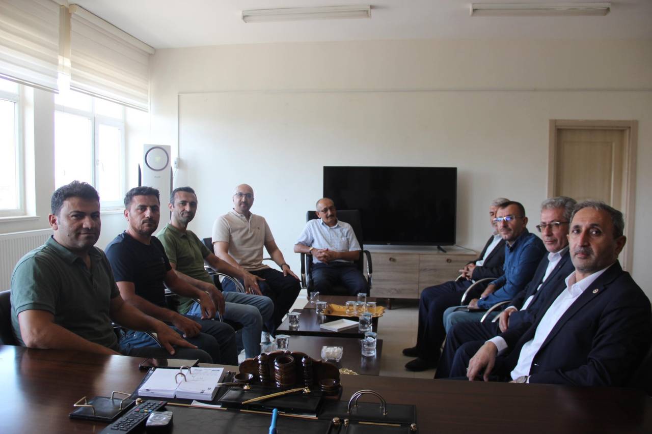 huda-par-genel-baskan-vekili-demir-sirnakta-vatandaslarin-sorunlarini-dinledi-1.jpg