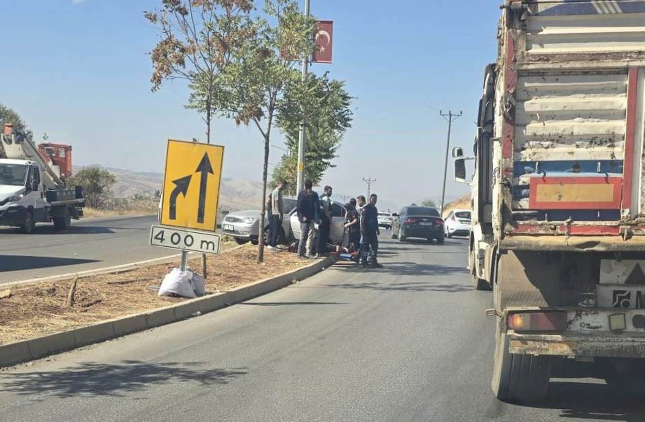 rnakta-pes-pese-iki-kaza-tanker-yandi-otomobil-refuje-cikti-2.jpeg