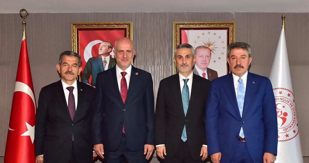 sirnaka-yeni-genclik-ve-spor-yatirimlarivalimiz-sayin-birol-ekici-ve-spor-spor-toto-teskilat-b-3.jpg