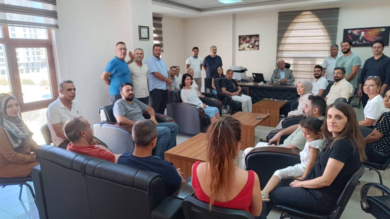 ramazan-demircan-silopiye-atandi-artukluda-personeliyle-vedalasti3.jpg