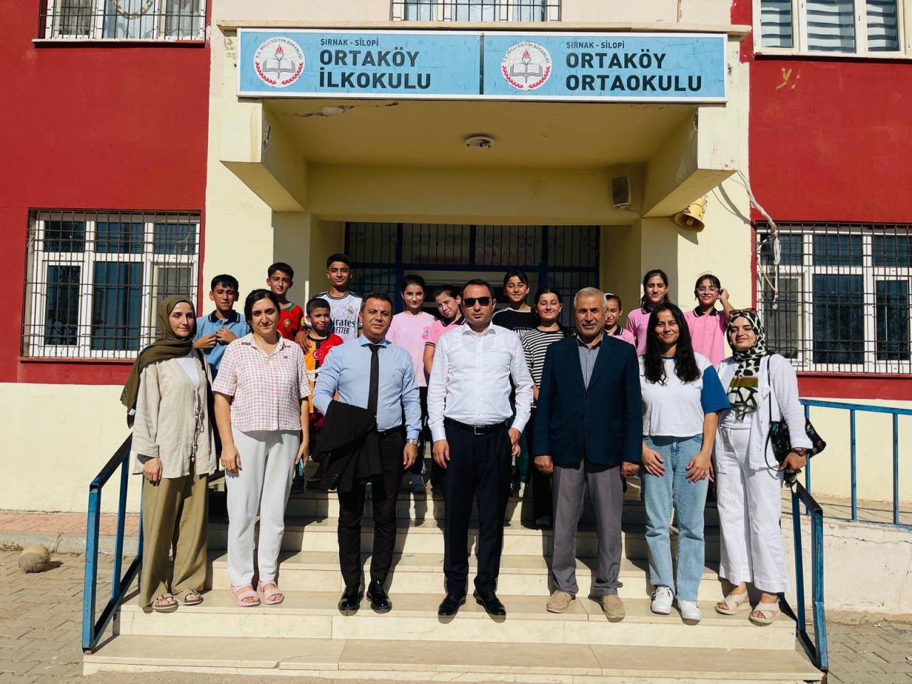 silopi-kaymakami-partaldan-jandarma-ve-okullara-destek-ziyareti-2.jpg