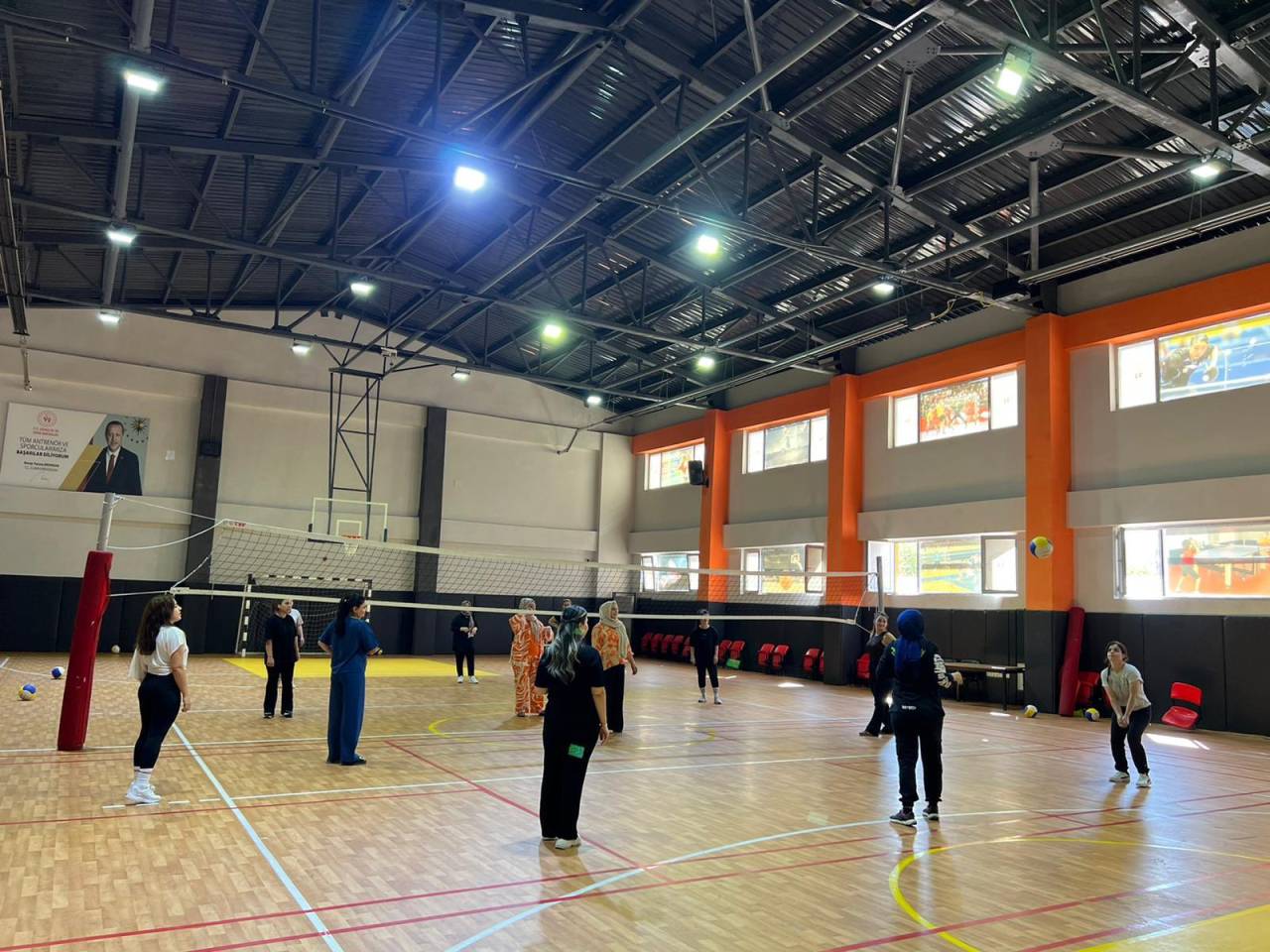 sirnakta-evinin-sultanlari-projesiyle-kadinlar-sporla-bulusuyor2.jpg