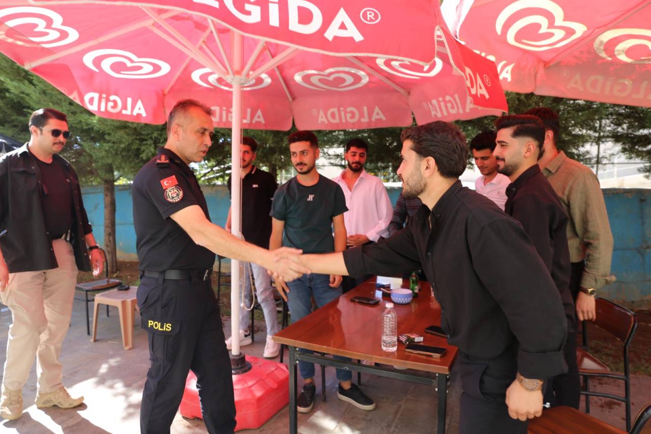 emniyet-muduru-sazak-sirnak-universitesinde-ogrencilerle-bulustu4.jpg