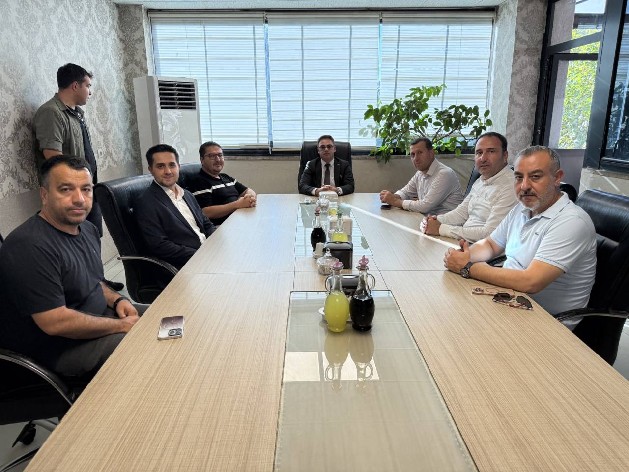 sirnak-vali-yardimcisi-cicek-silopi-tir-parkindaki-altyapi-calismalarini-yerinde-inceledi2.jpg
