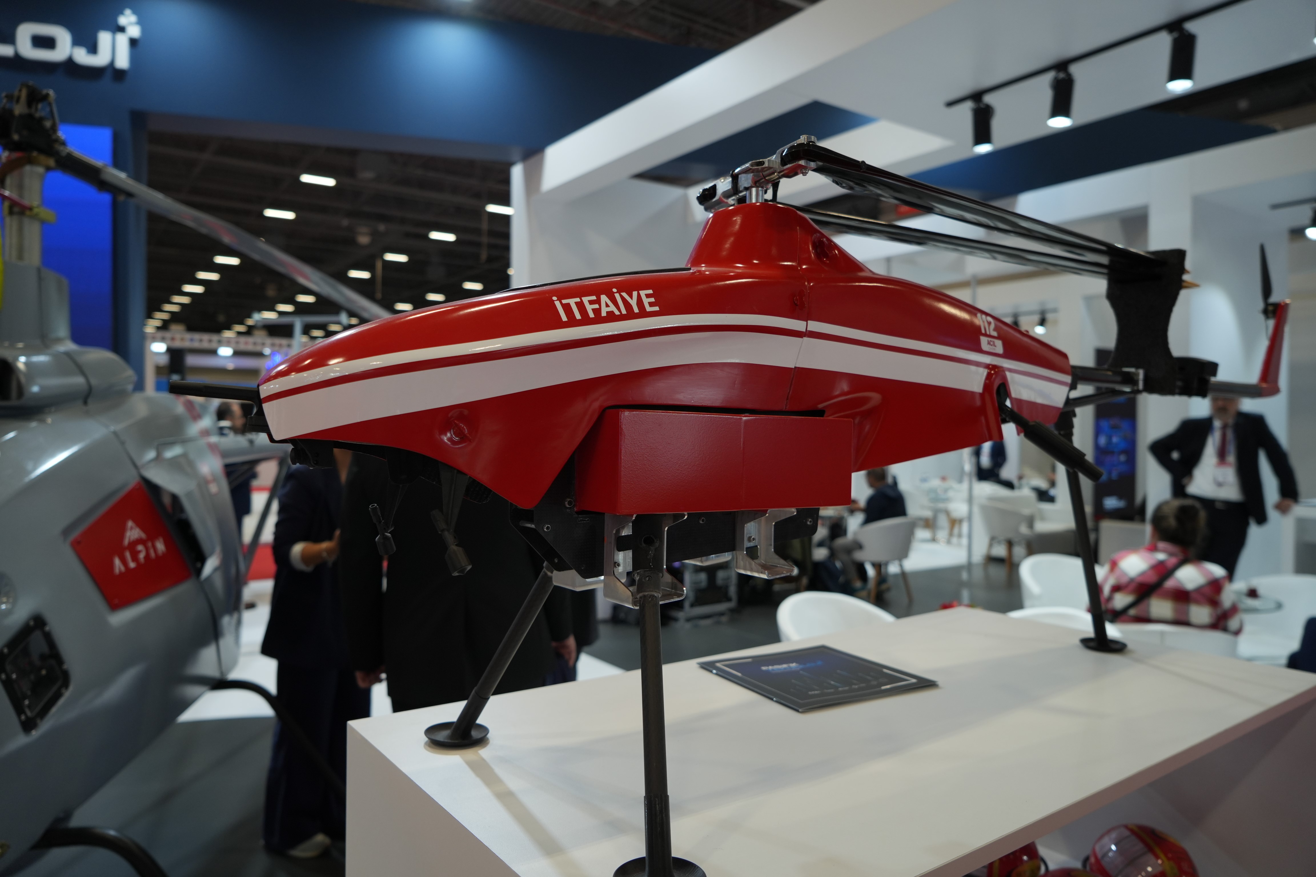 aw554761-03.jpg