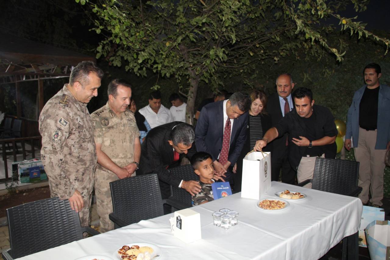 sirnakta-sehit-cocuklarina-vefa-gecesi-3.jpeg