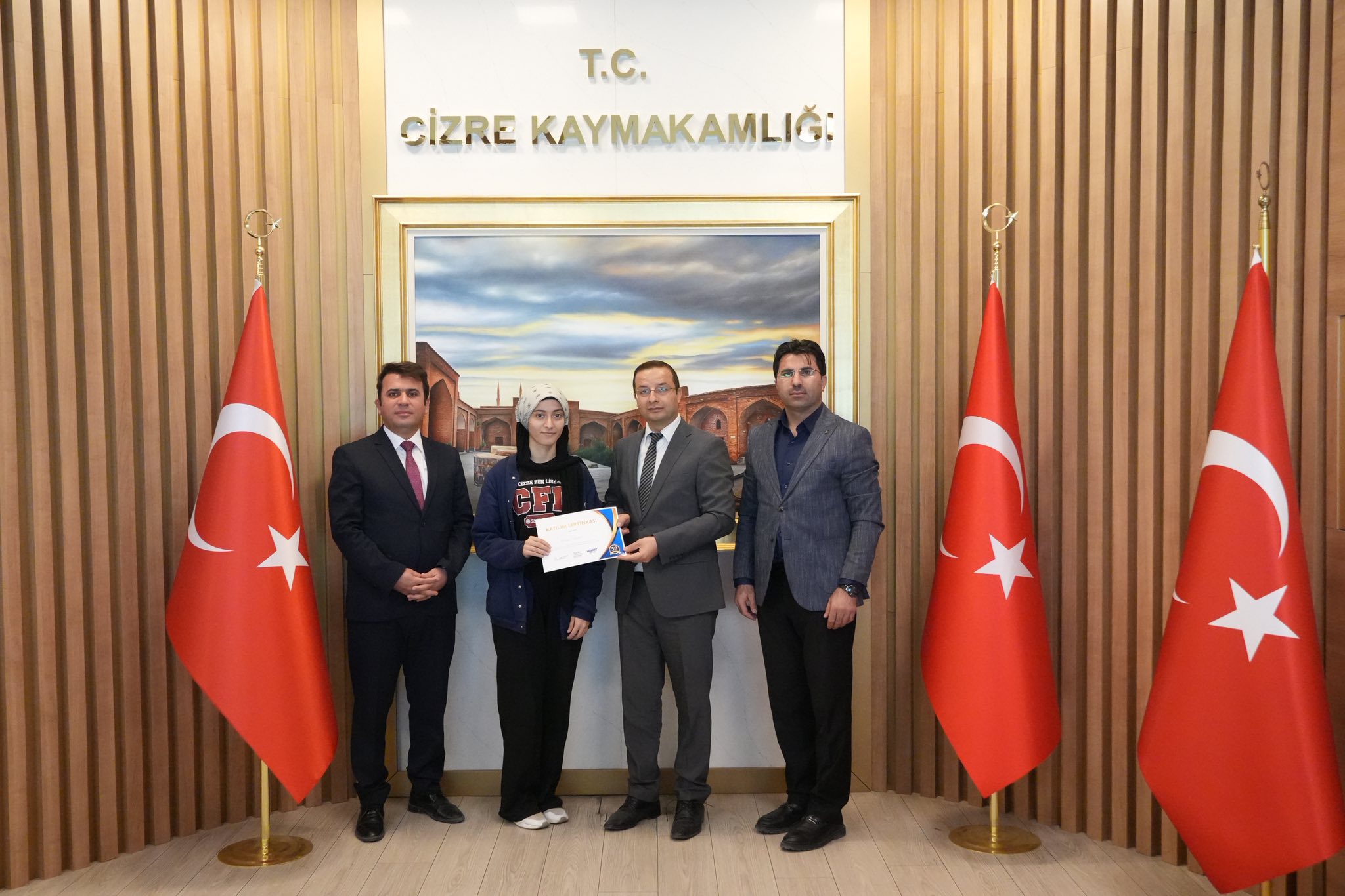 kaymakam-baycar-basarili-ogrencileri-makaminda-agirlayip-odullendirdi-2.jpg
