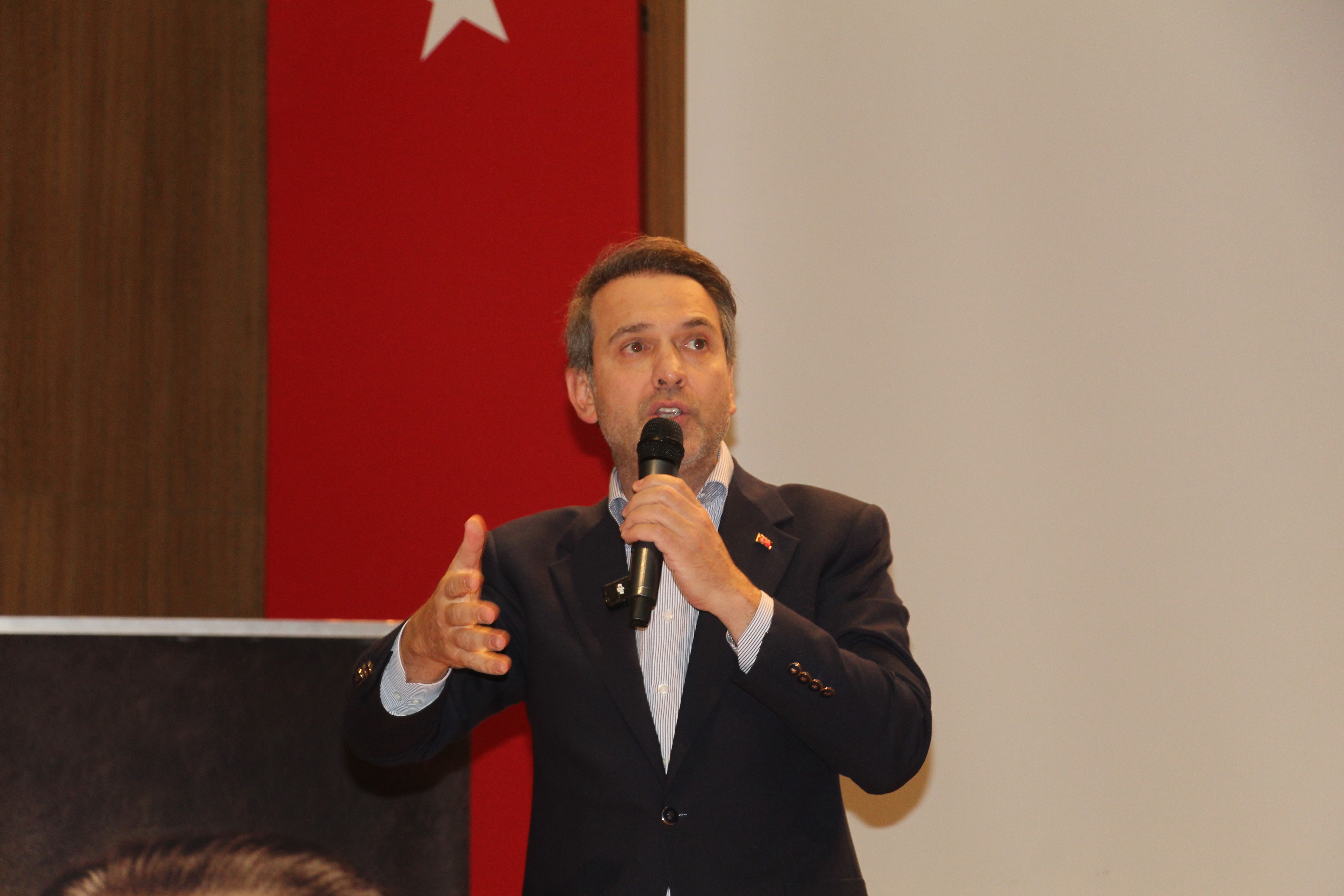 aw561455-10.jpg