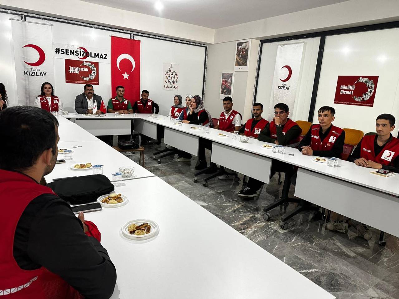 kizilay-haftasi-hazirlik-toplantisi-sirnakta-yapildi2.jpg