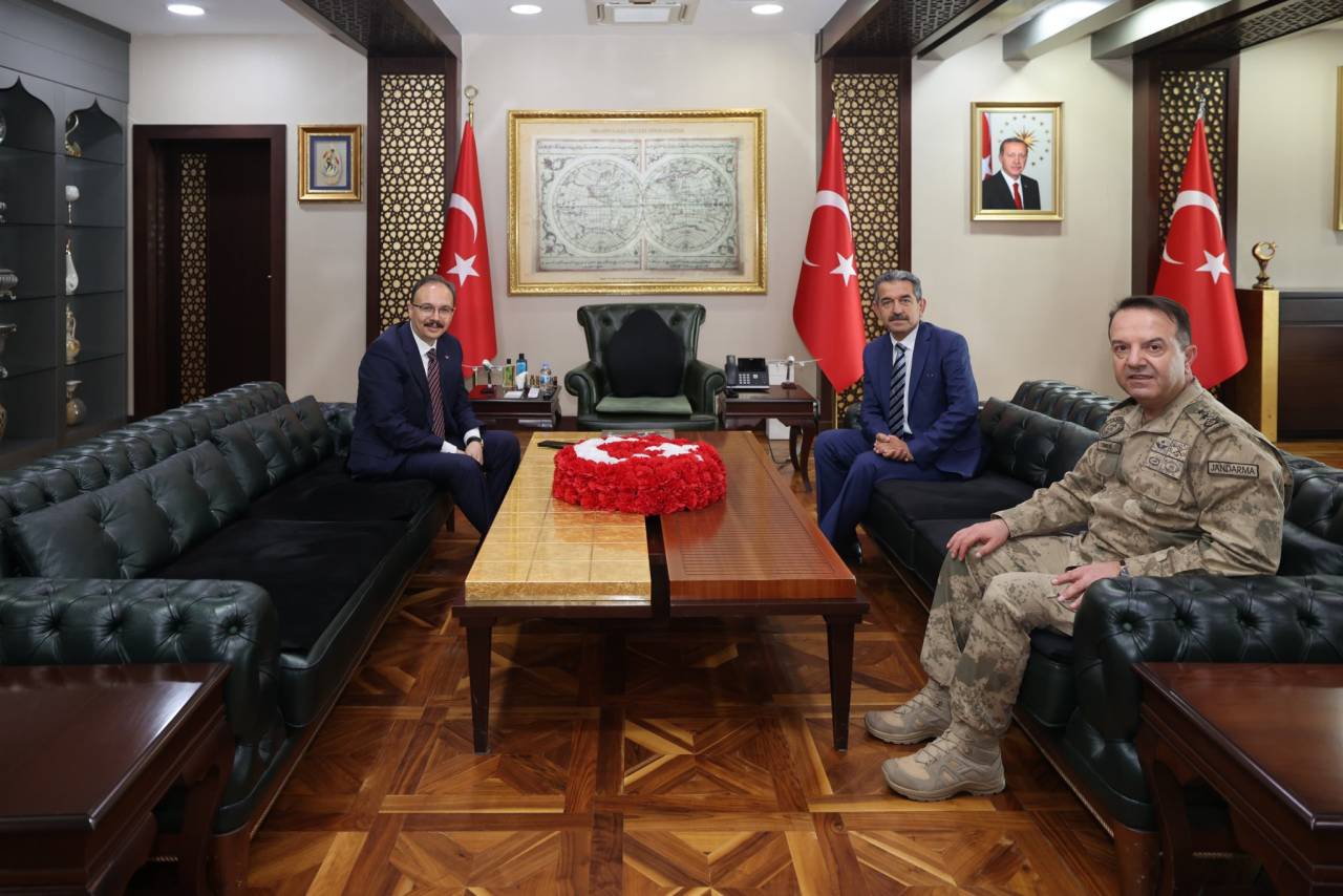 sirnak-ve-siirt-valilerinden-is-birligi-gorusmesi-2.jpg