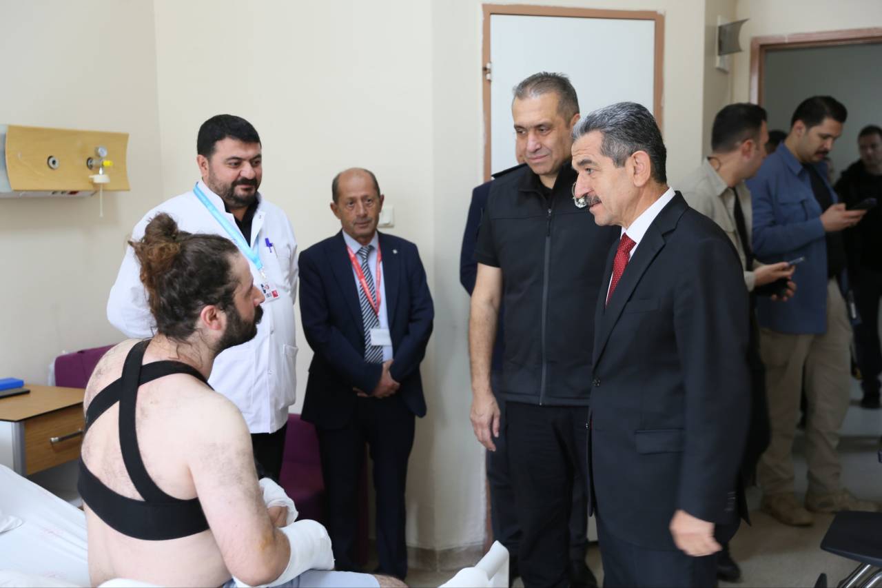 rnak-valisi-ekiciden-hastanede-gecmis-olsun-ziyareti2.jpg