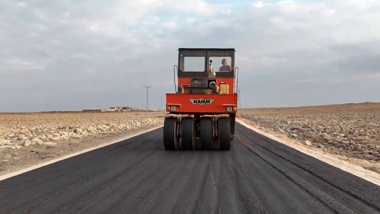 sirnakta-bu-koyun-asfalt-yol-ozlemi-sona-eriyor-2.jpg