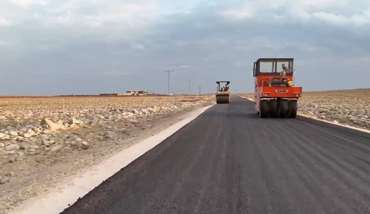 sirnakta-bu-koyun-asfalt-yol-ozlemi-sona-eriyor-3.jpg