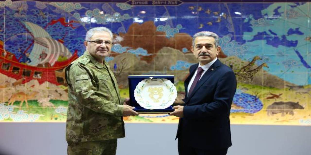kara-kuvvetleri-komutani-orgeneral-tokelden-vali-ekiciye-ziyaret2.jpeg
