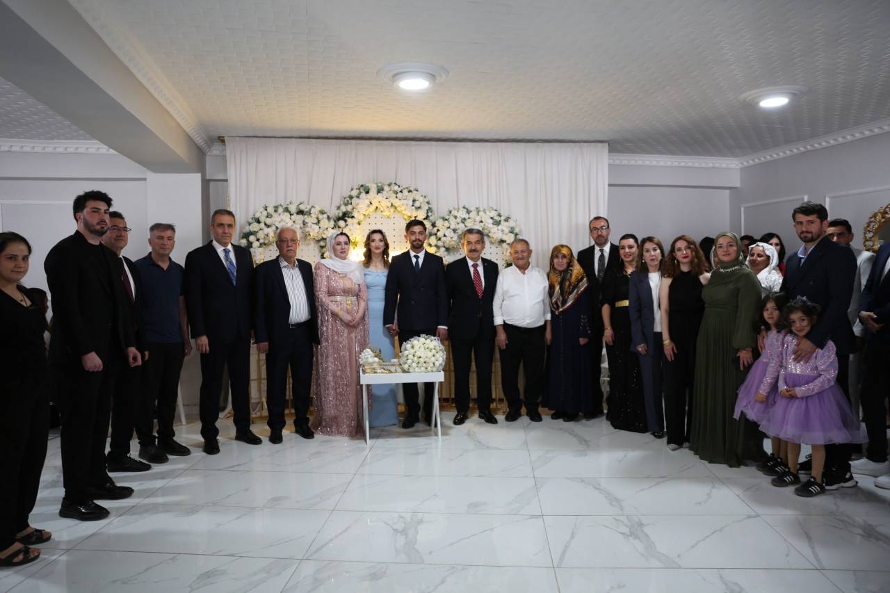 sirnak-valisi-ekici-genc-ciftin-nisan-mutluluguna-ortak-oldu.jpg
