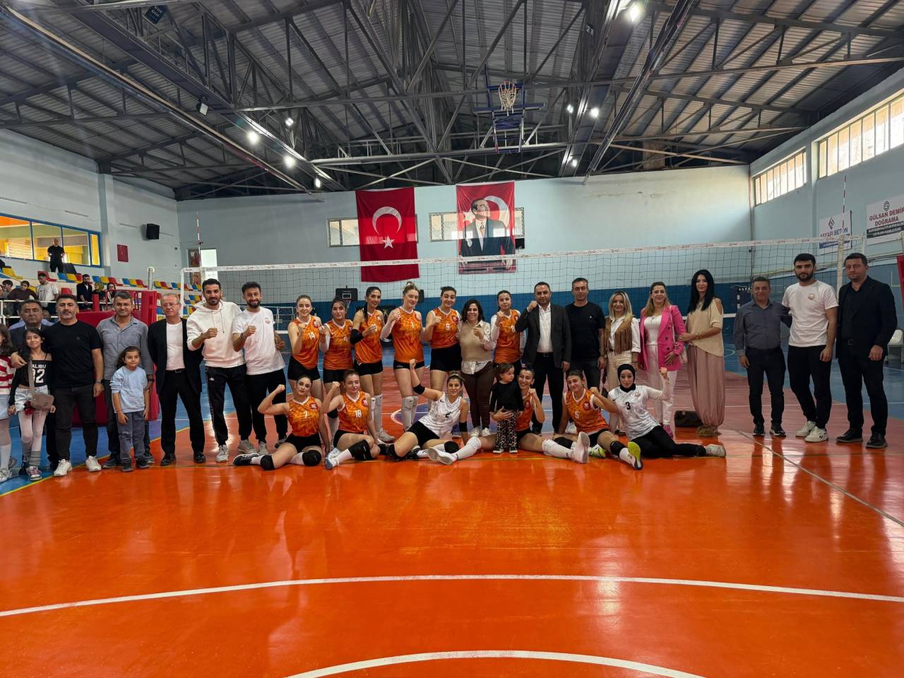 silopi-gelisim-voleyboldan-net-galibiyet-malatyayi-30-maglup-etti.jpg