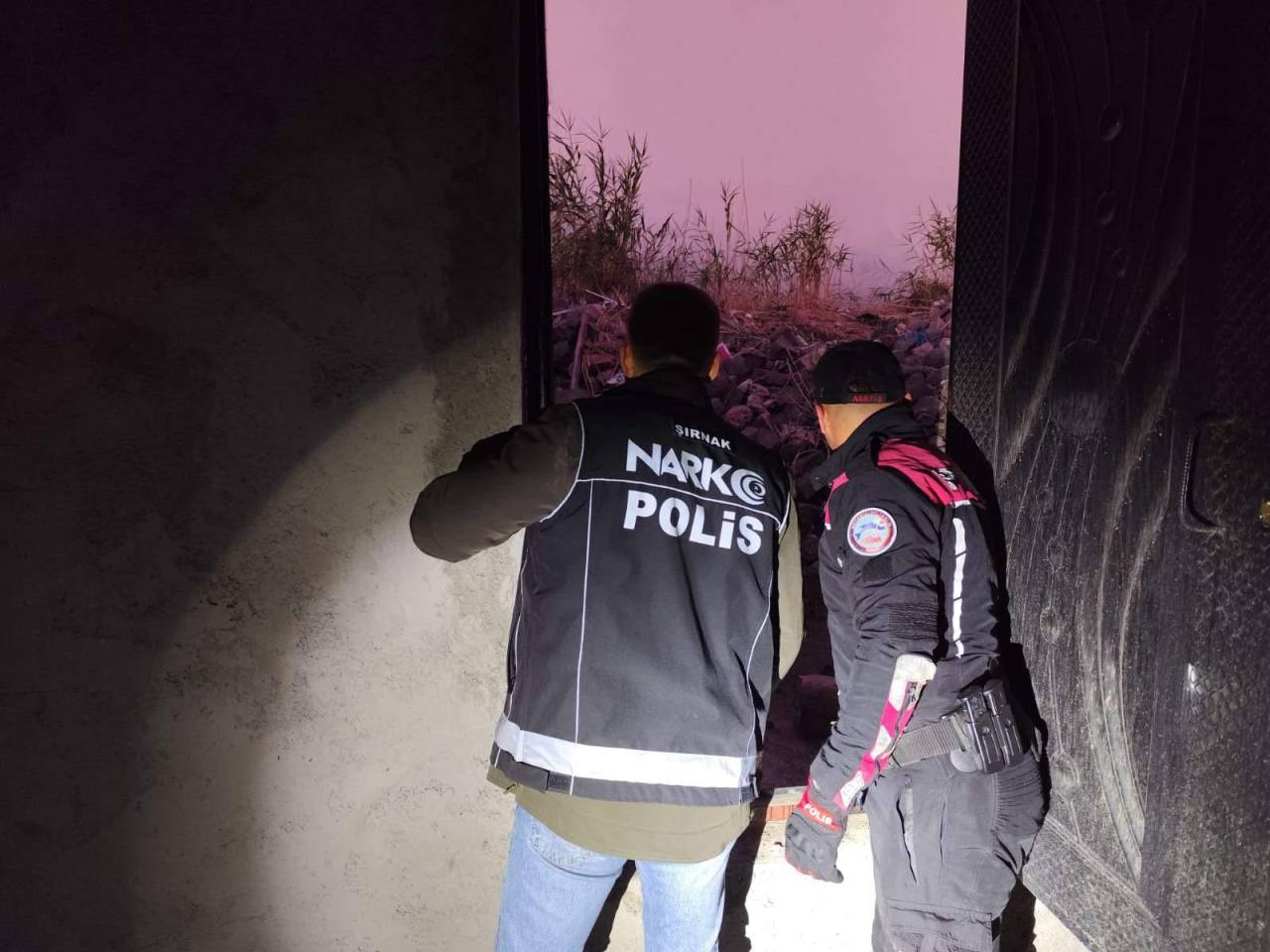 sirnakta-narkotik-operasyonu-merkez-cizre-ve-silopide-es-zamanli-uygulama2.jpg