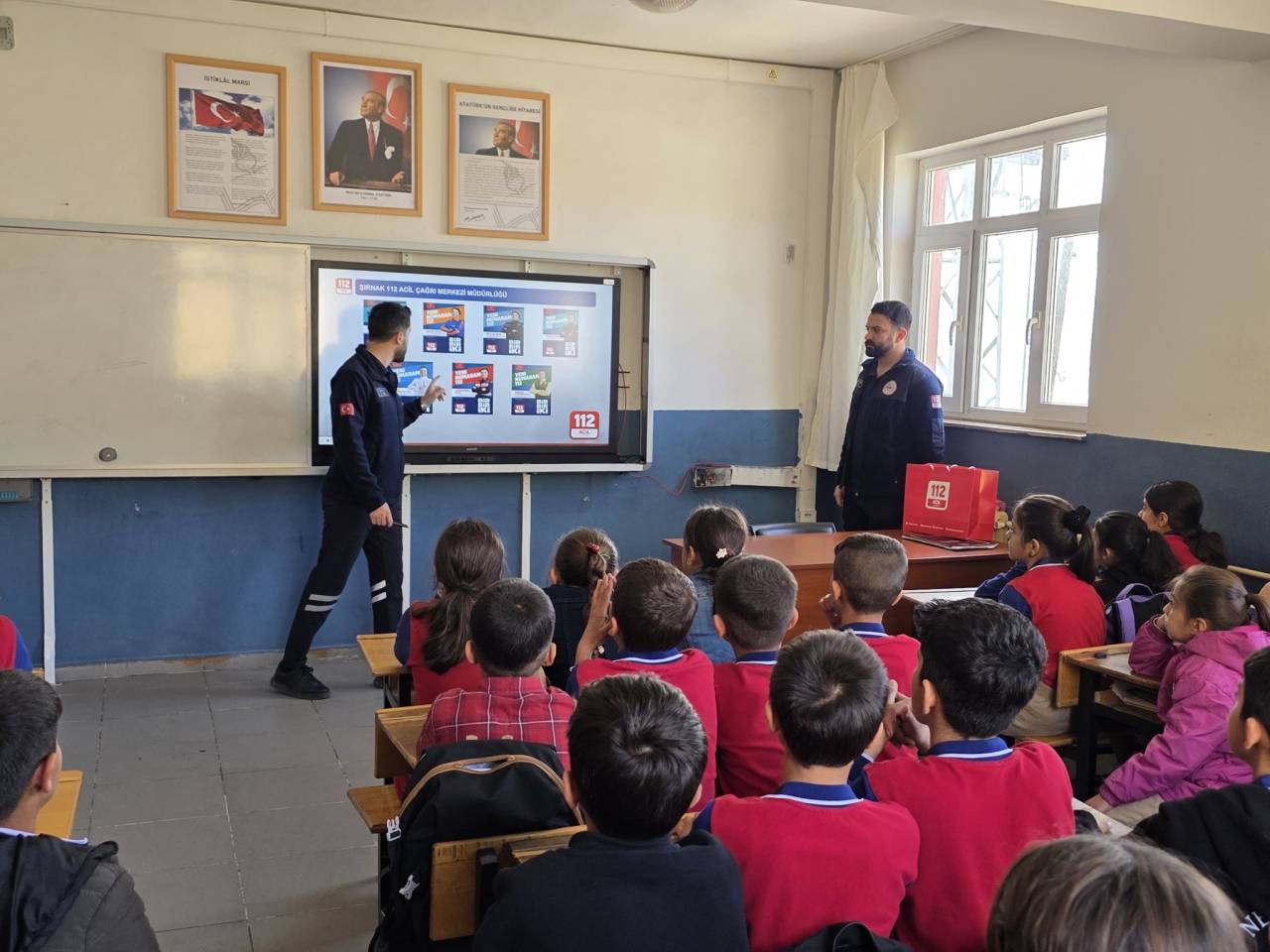 rnakta-ogrencilere-112-acil-cagri-egitimi-verildi.jpg
