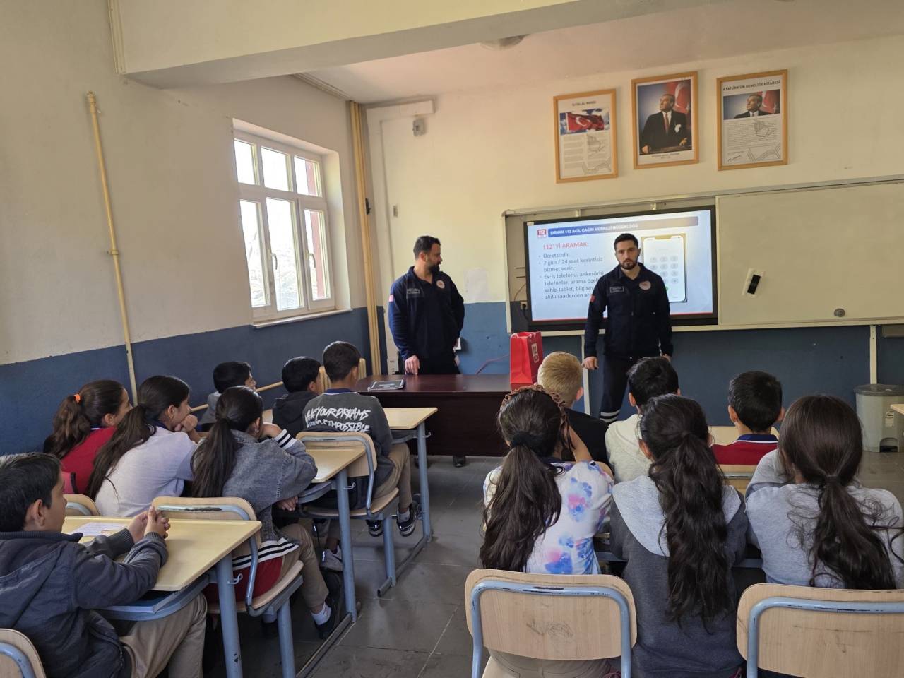 rnakta-ogrencilere-112-acil-cagri-egitimi-verildi2.jpg
