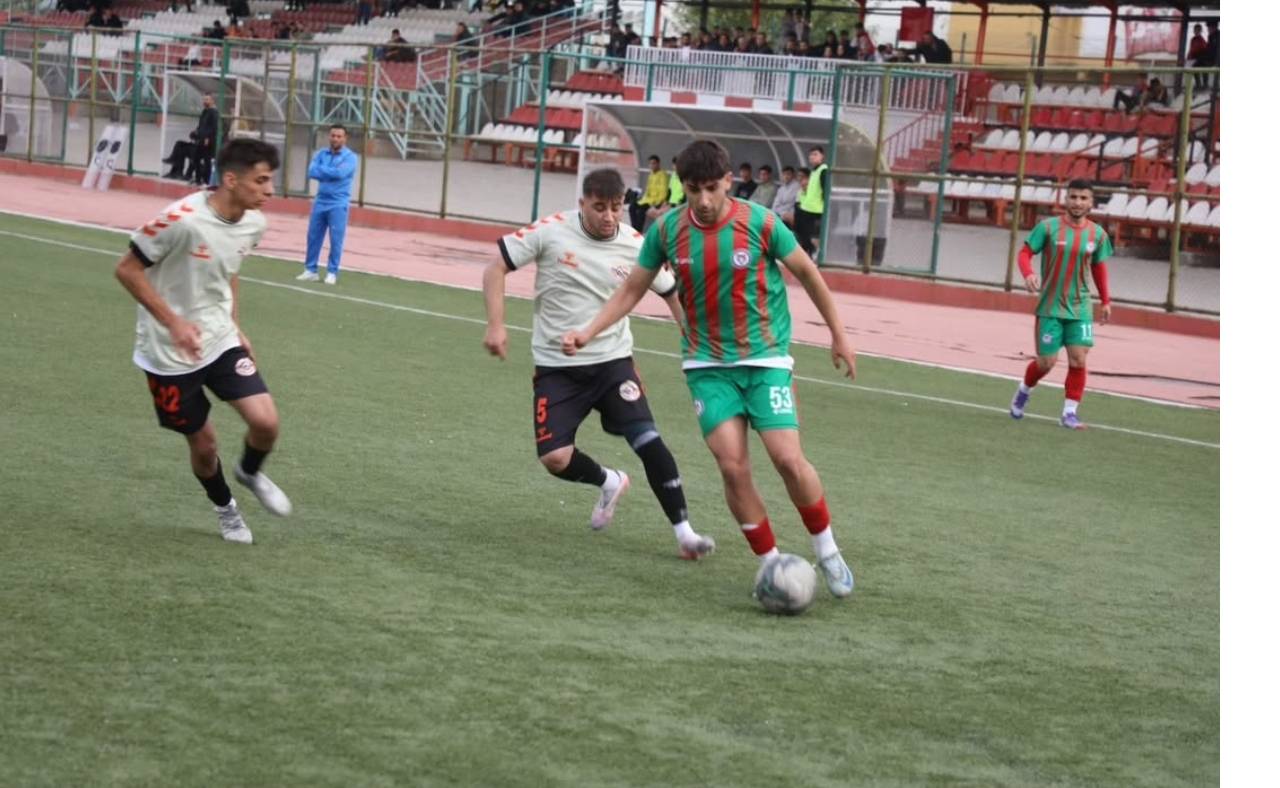 cizre-belediyespor-silopi-deplasmanindan-4-0lik-net-galibiyetle-dondu-3.jpg