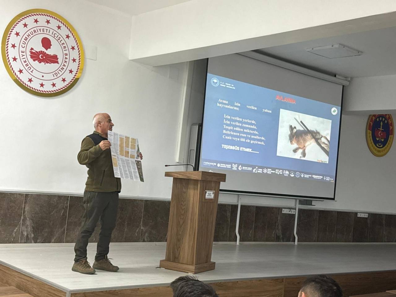 rnakta-jandarma-ve-koy-temsilcilerine-kara-avciligi-kanunu-egitimi3.jpg